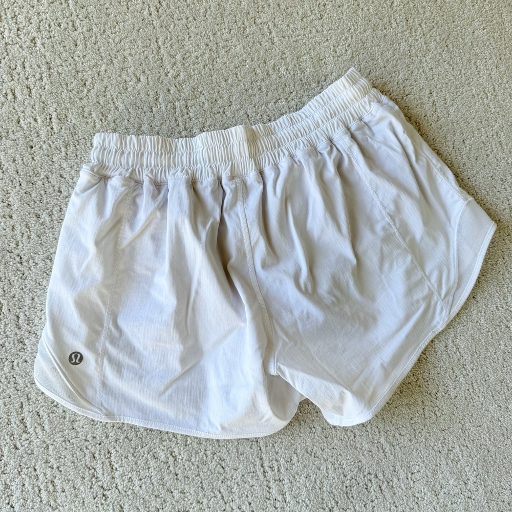 Lululemon Hotty Hot Short II Long 4" White Size 6 University Colorado CU Lined - Picture 3 of 8